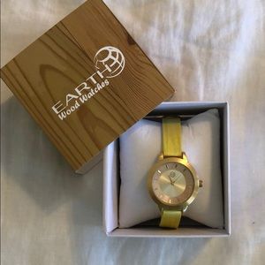 Earth Wood Watch NWOT